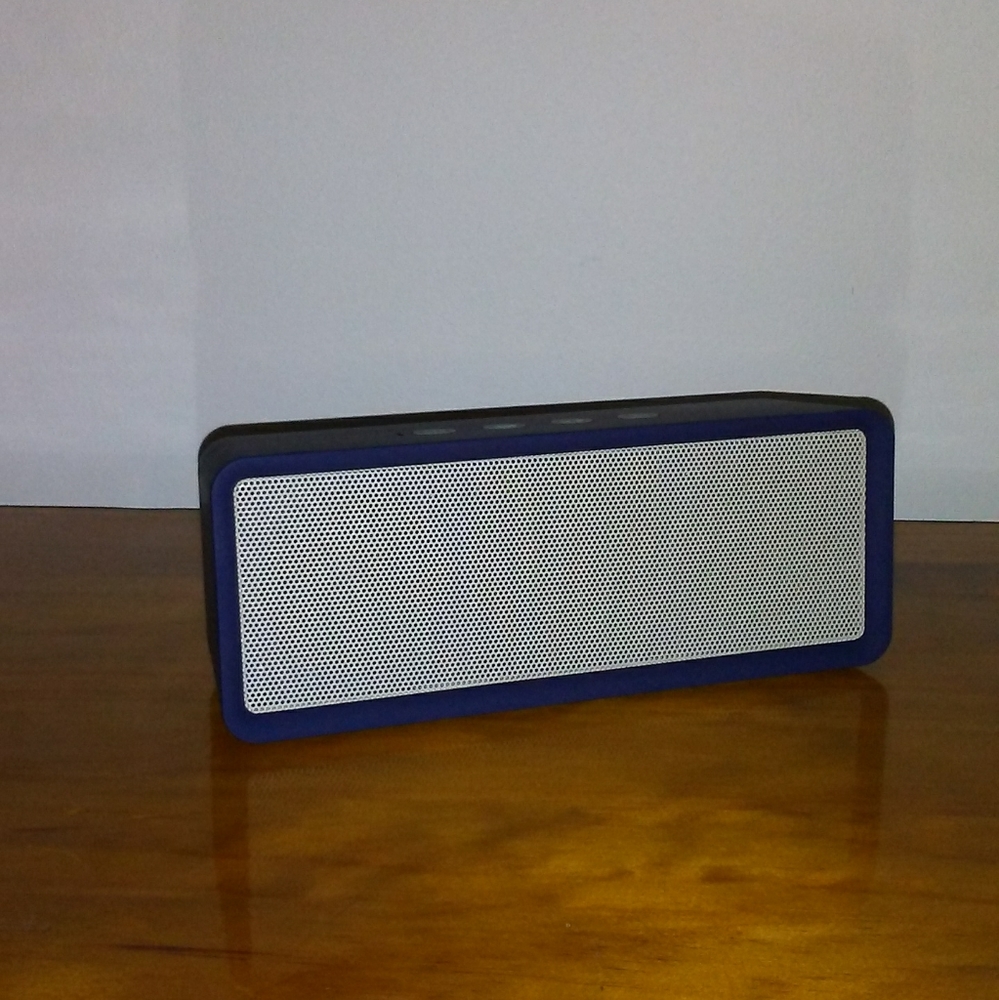 Bluetooth speaker with charger